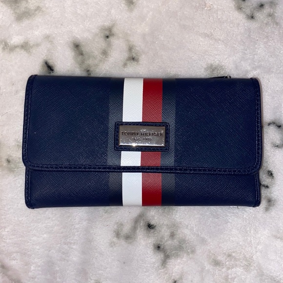 Used wallet. - Picture 1 of 5